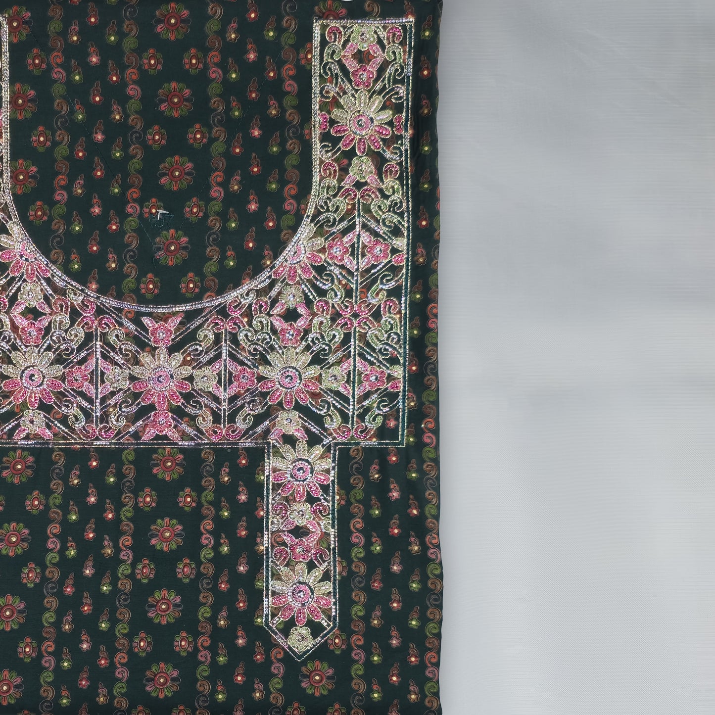 Emirati Mukhawar – Dark Green with Pink Floral Embroidery