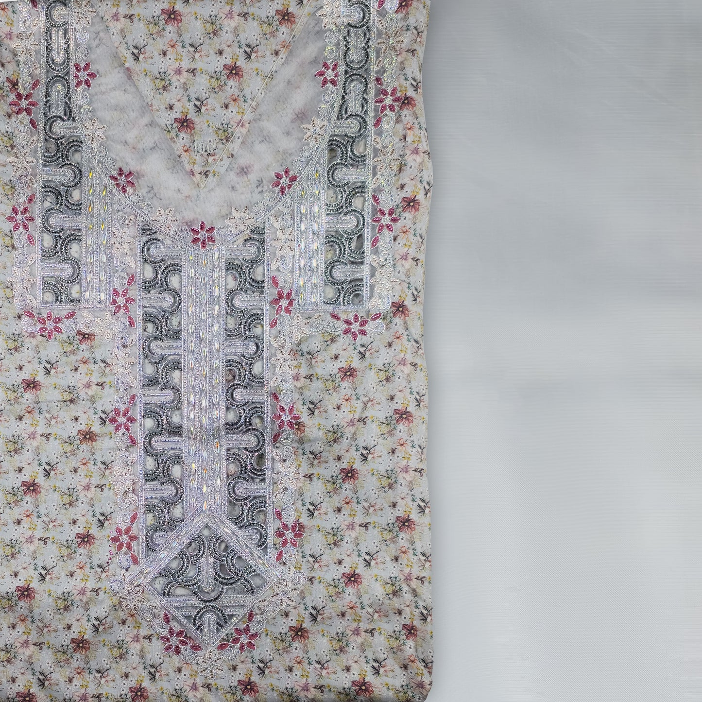 Emirati Mukhawar – Pearl Grey Floral with Silver Embroidery & Stone Work